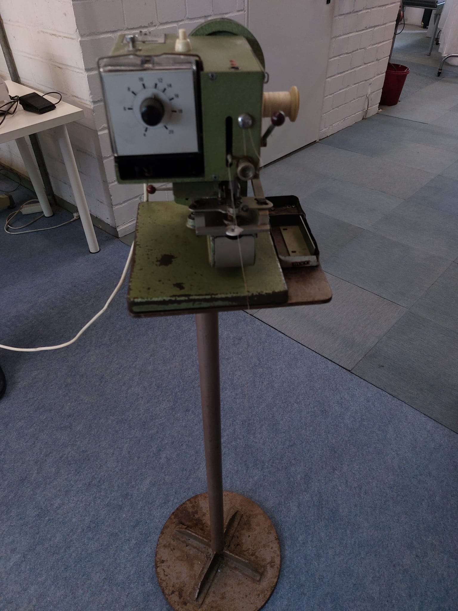 Bitte rufen sie uns an 02163 81282